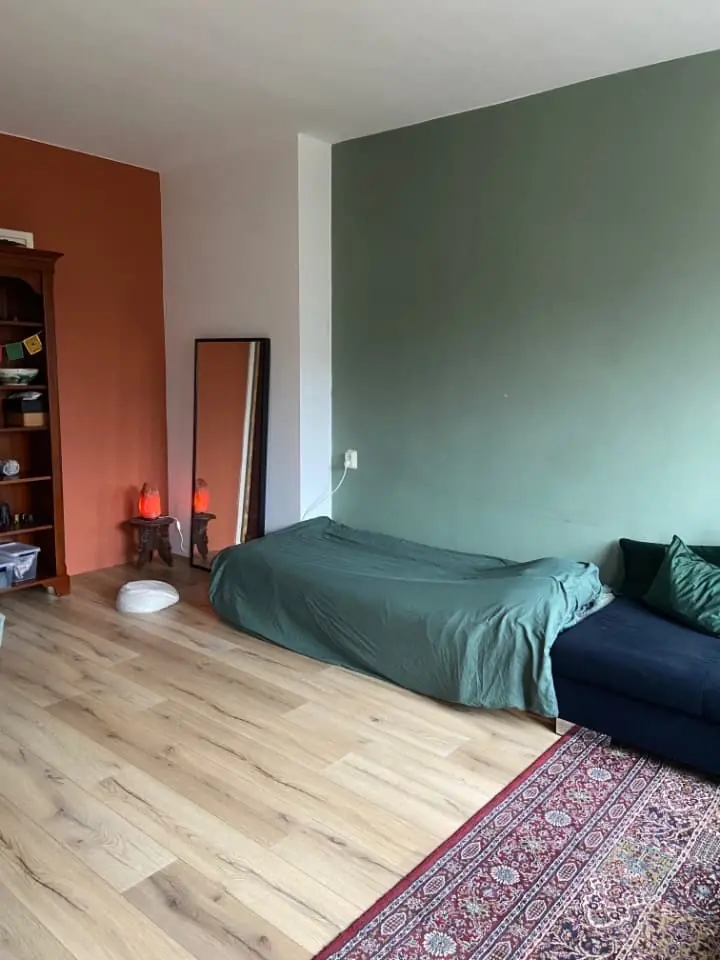 Image 3 of 5