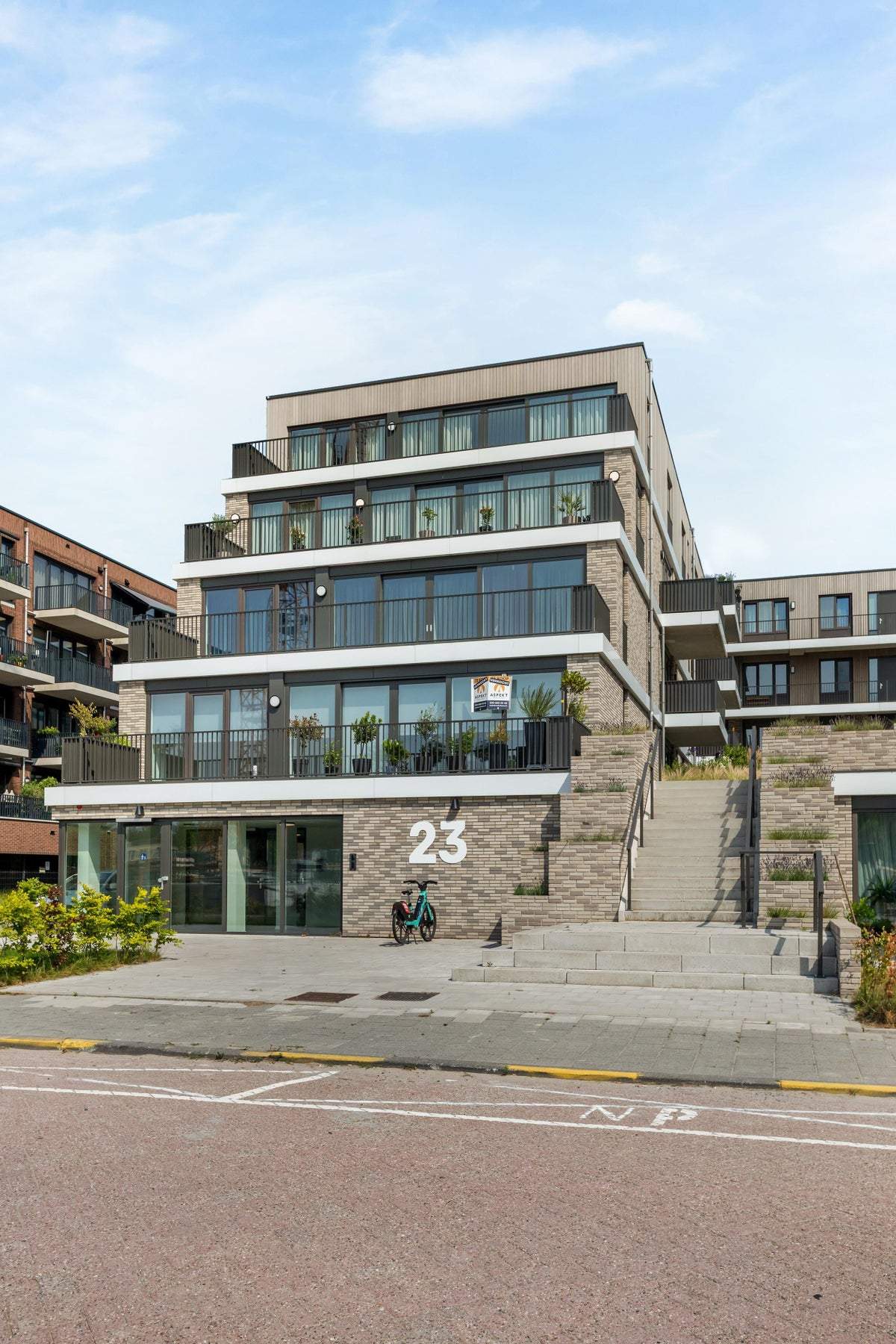Afbeelding 2 van 44