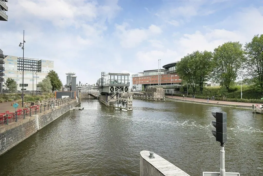 Image 23 of 29