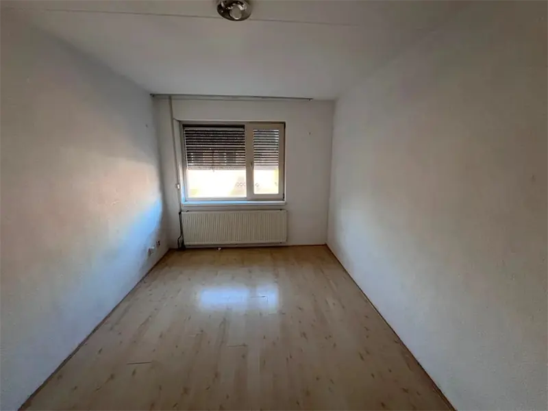 Image 3 of 11