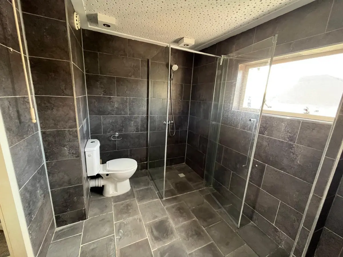 Image 20 of 28