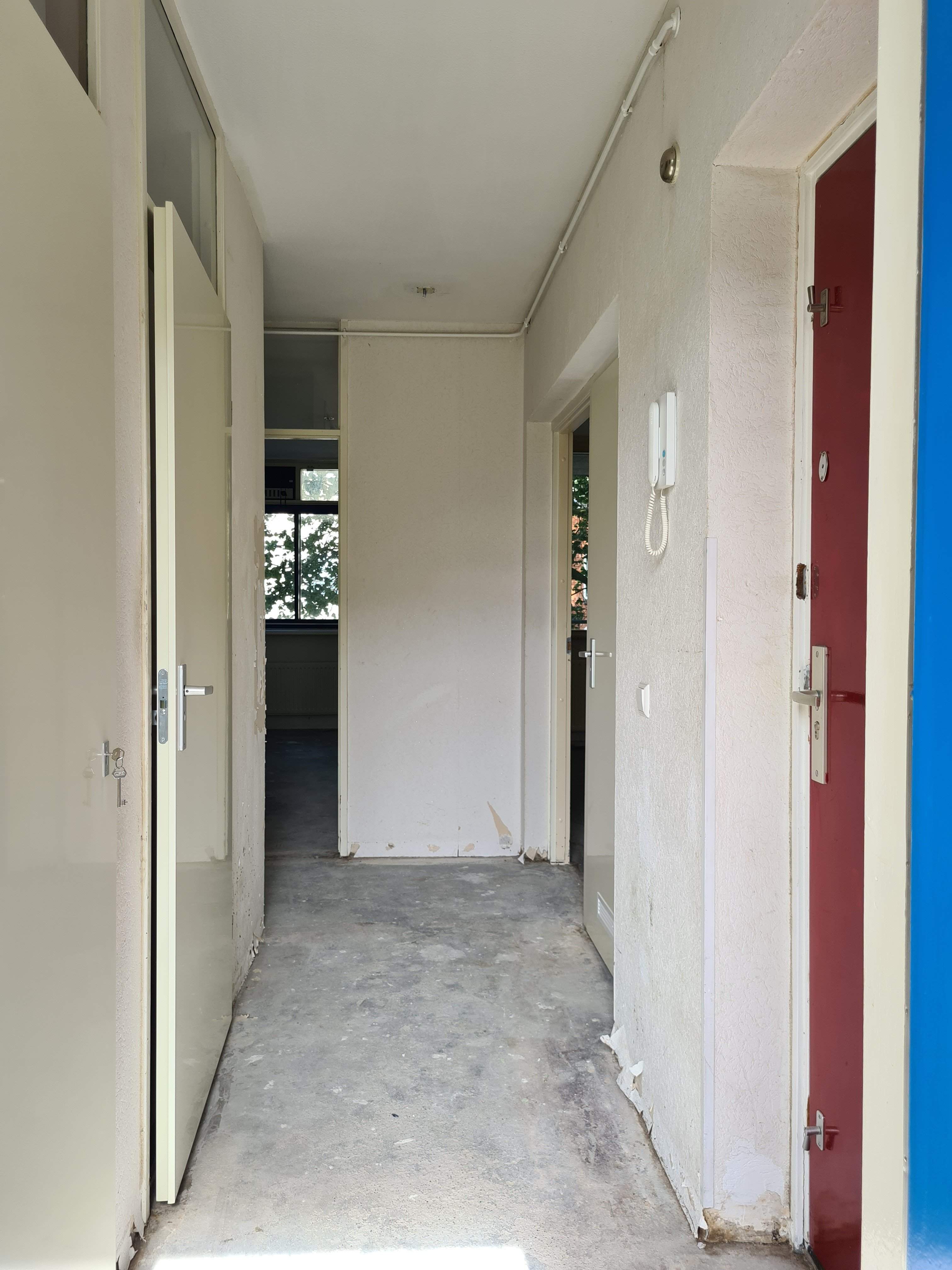 Image 3 of 25