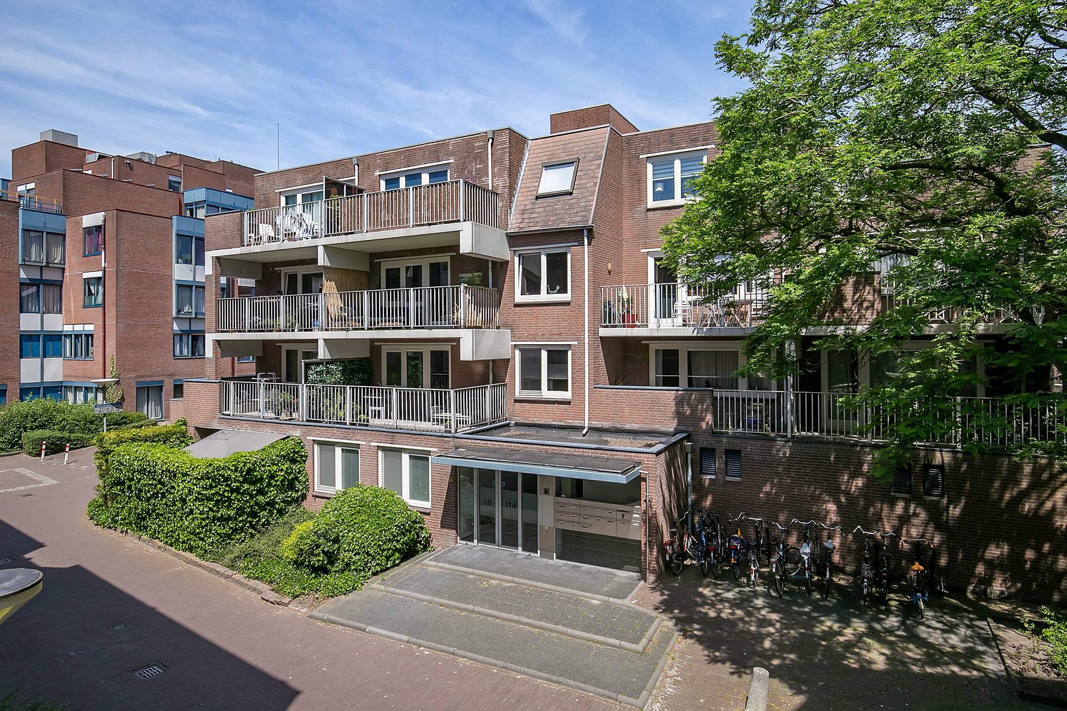 Image 2 of 27