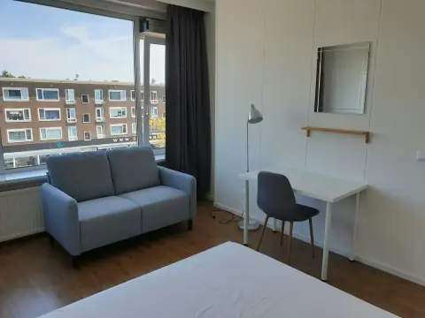 Chambre privée meublée Dorpsweg, Rotterdam - À louer