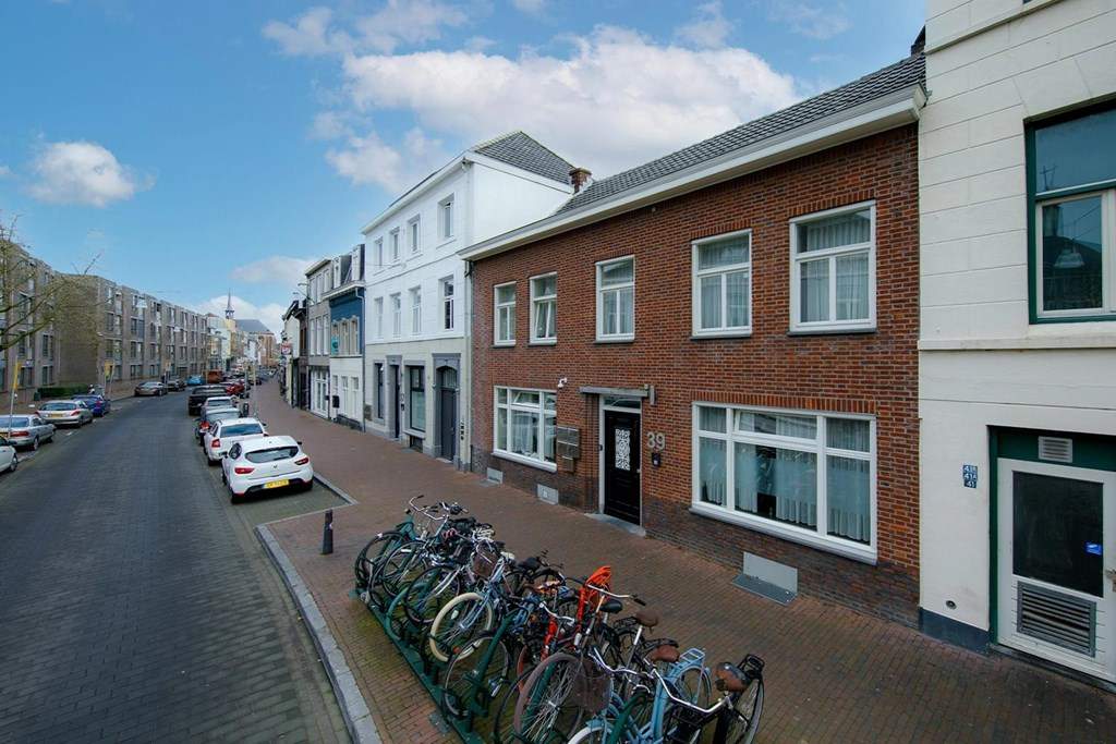 Afbeelding 1 van 9