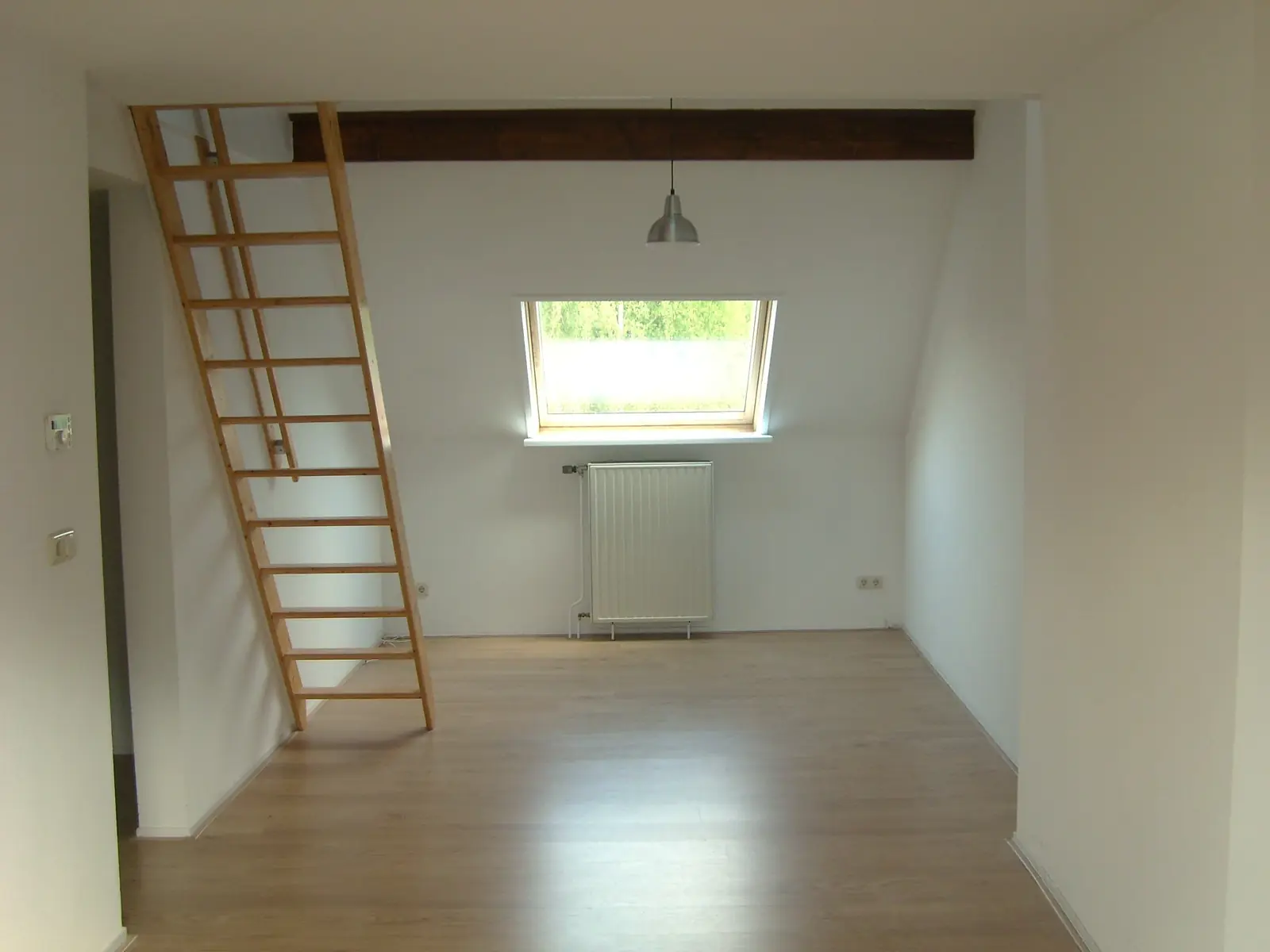 Image 2 of 10