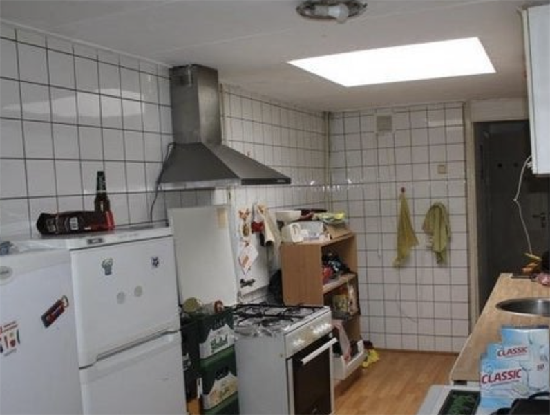 Image 2 of 9