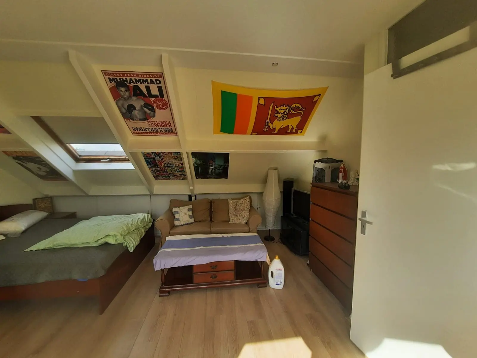 Image 4 of 7