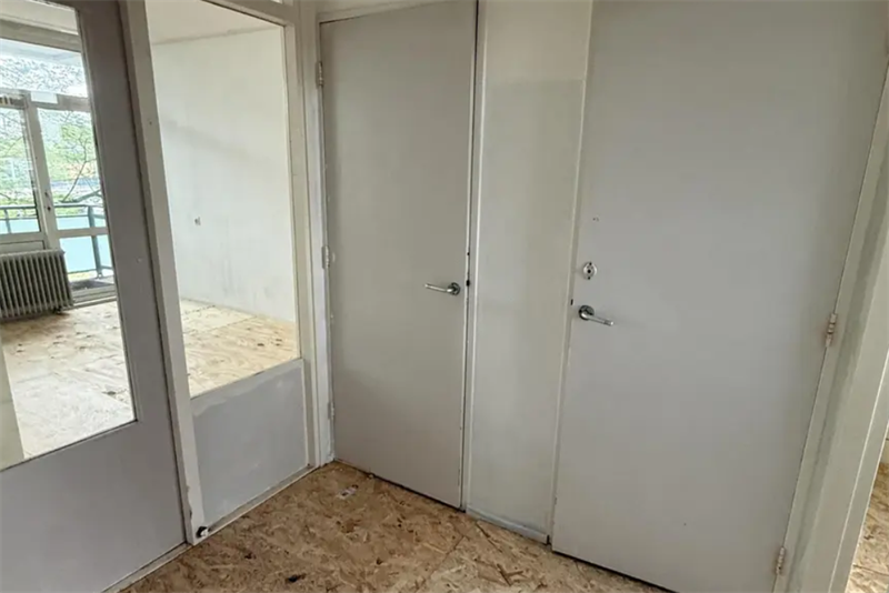 Image 6 of 6