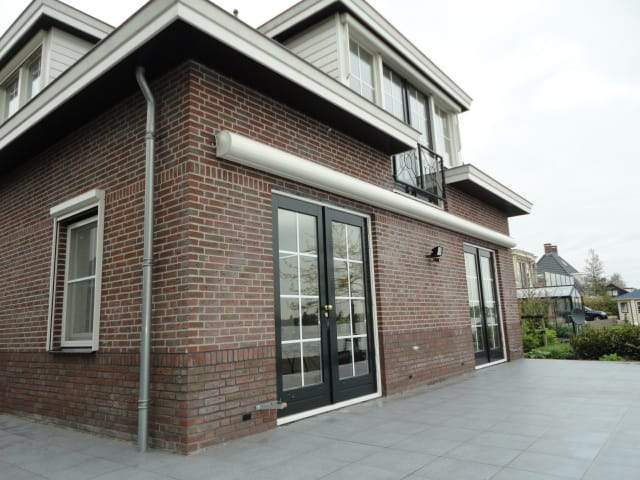 Bild 1 von 12