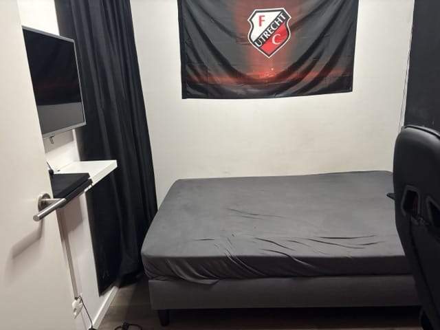 Image 5 of 6