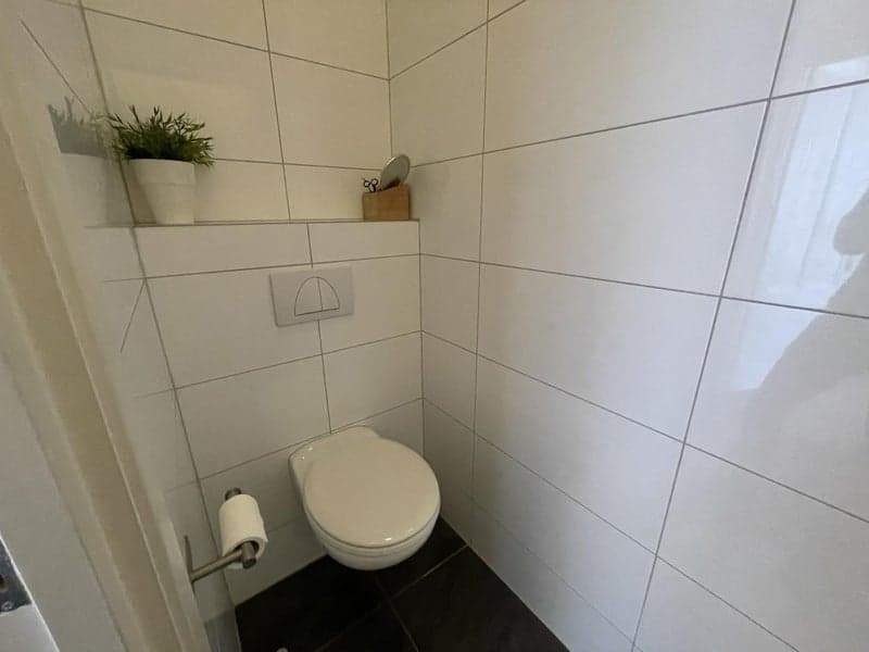Image 10 of 10