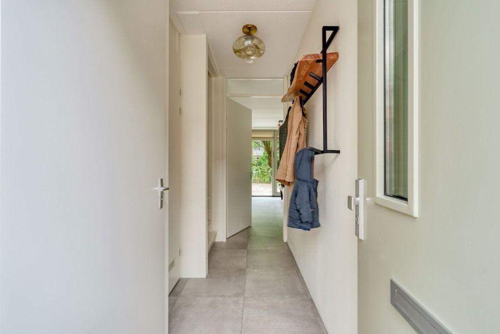Image 2 of 10