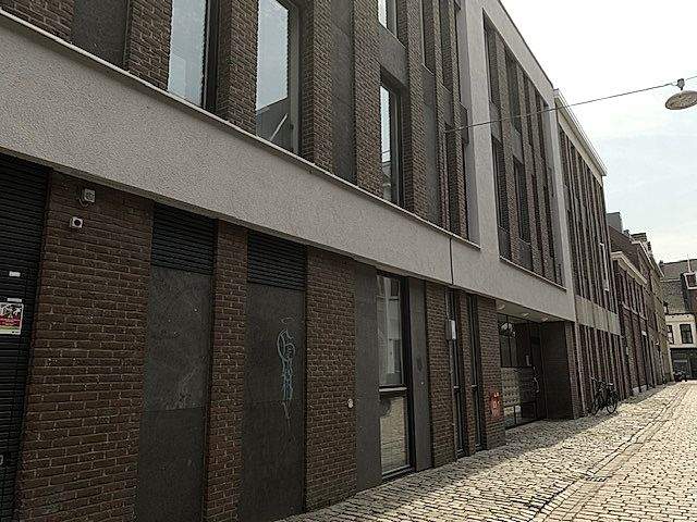 Image 2 of 8