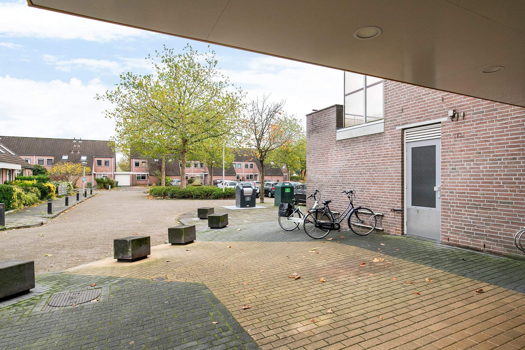 Image 28 of 33