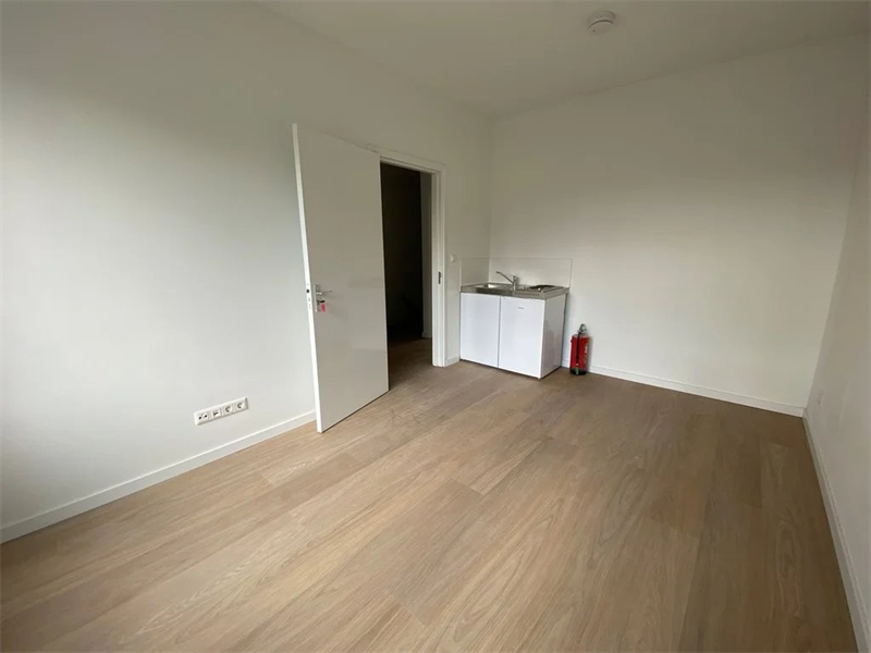 Image 16 of 21
