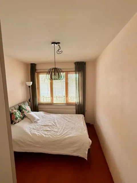 Image 4 of 5