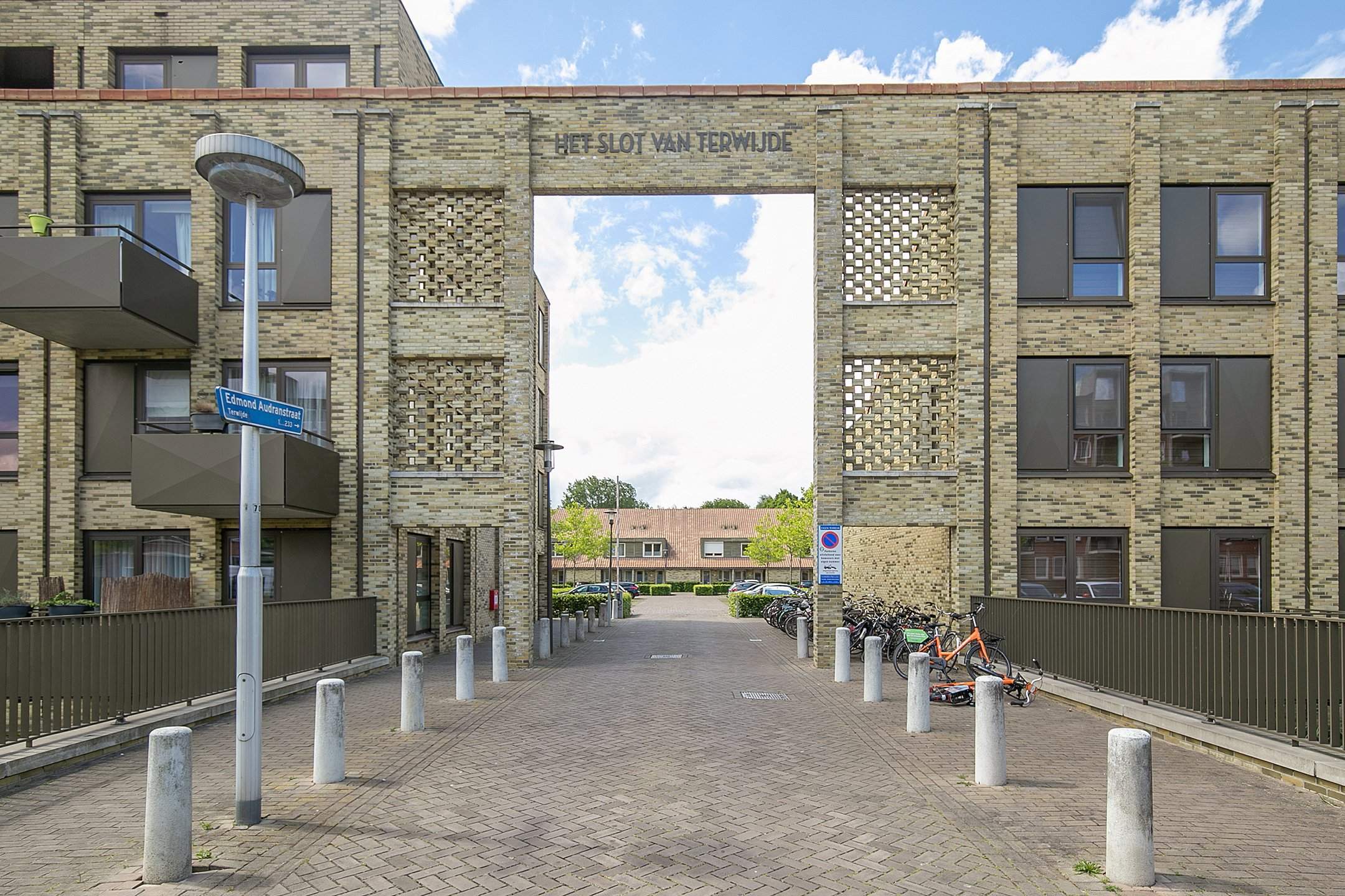 Image 1 of 28