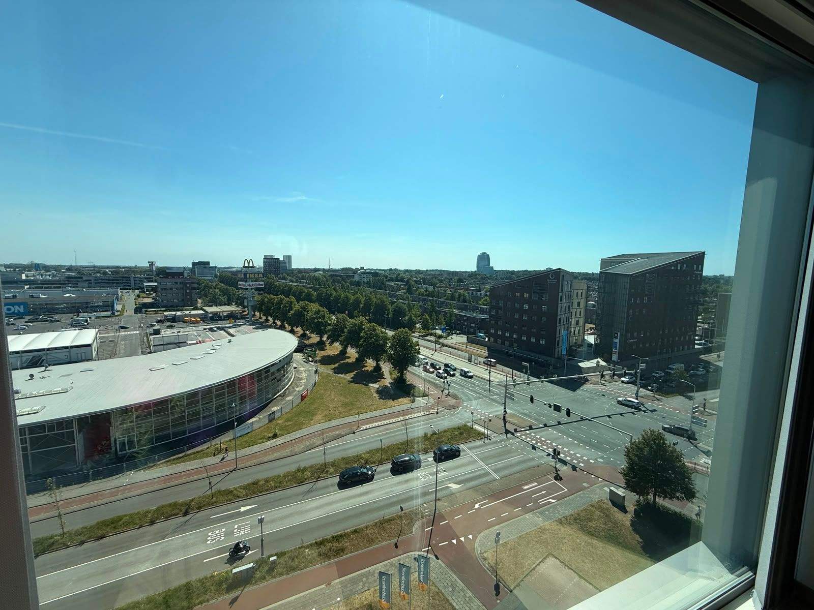 Image 3 of 27