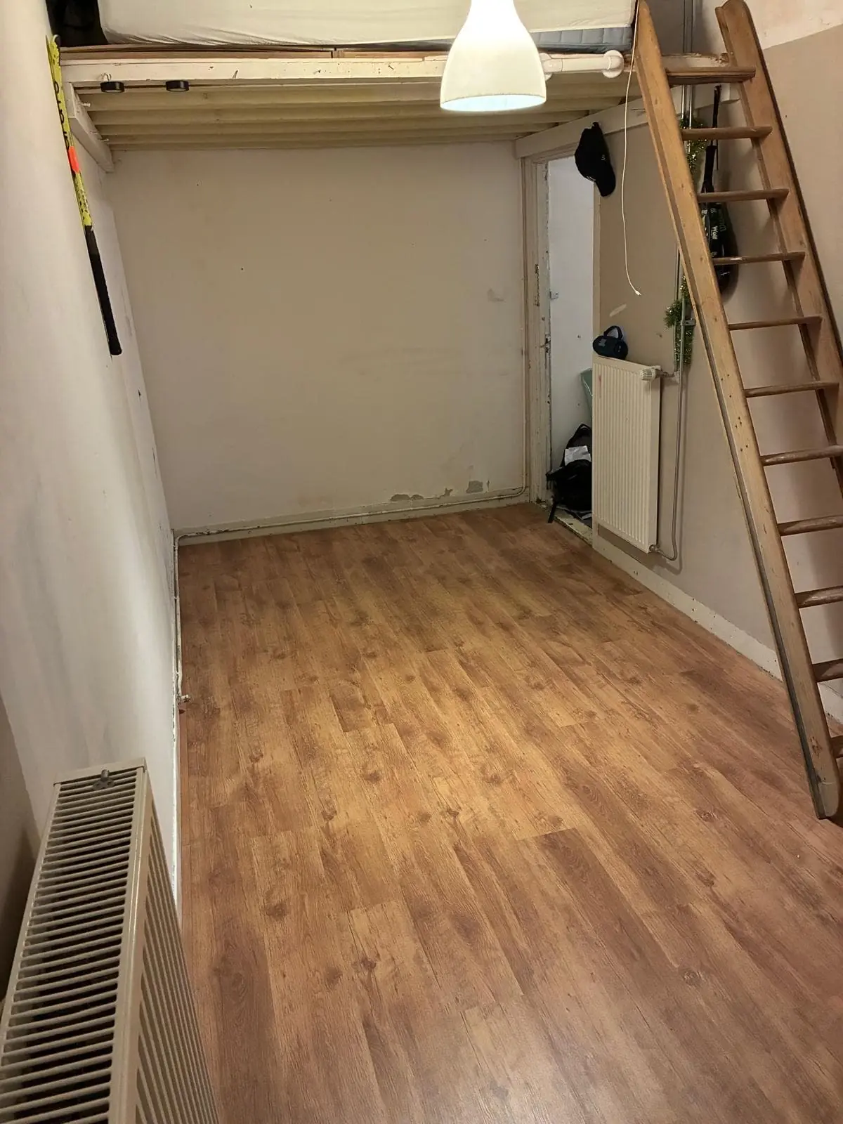 Image 2 of 4