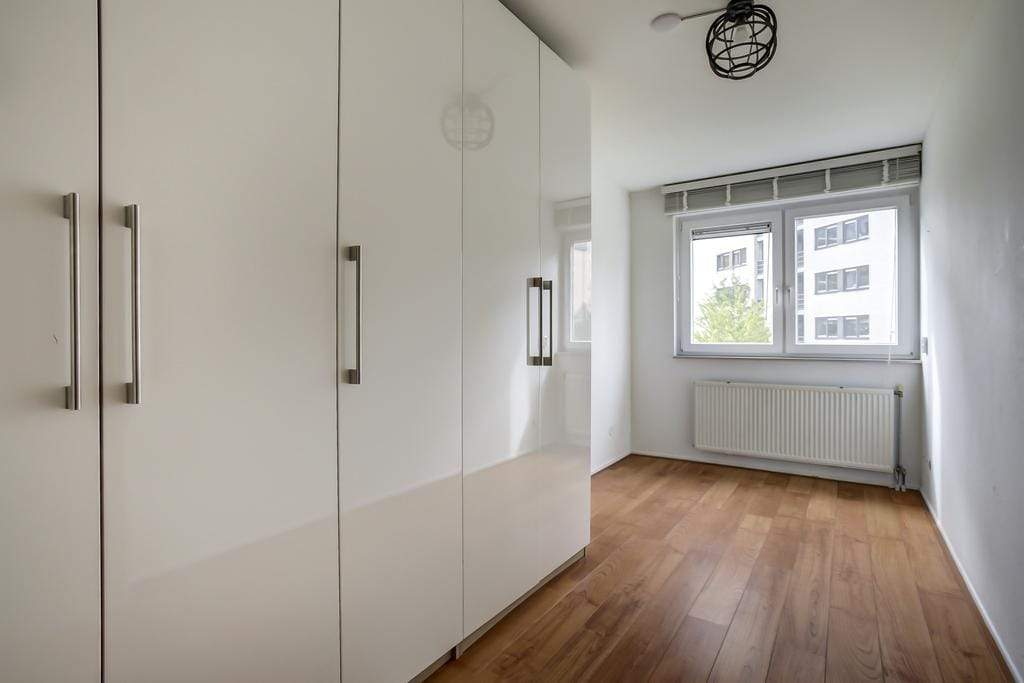Image 15 of 15