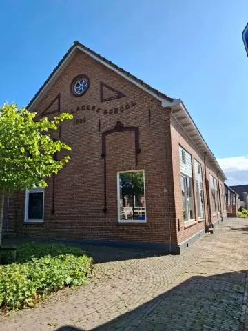 Casa de final de fila Meester Cornelius G. Cremerpad, Spijk - En alquiler