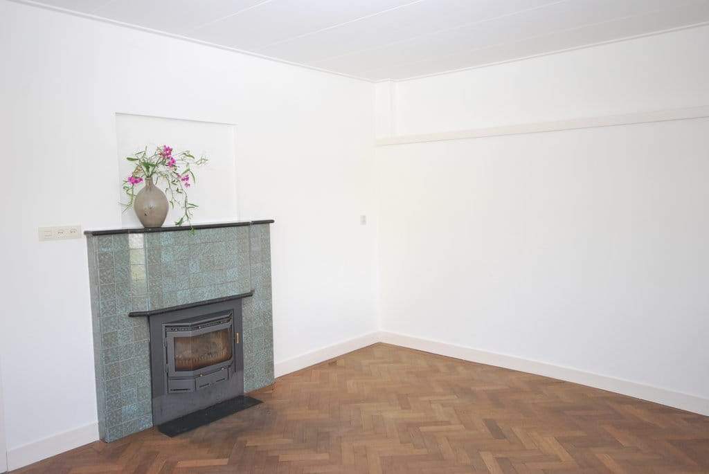 Image 2 of 12