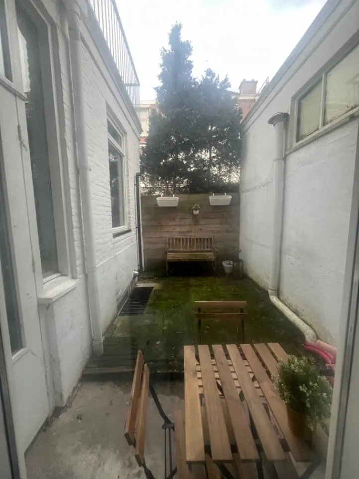 Image 4 of 9