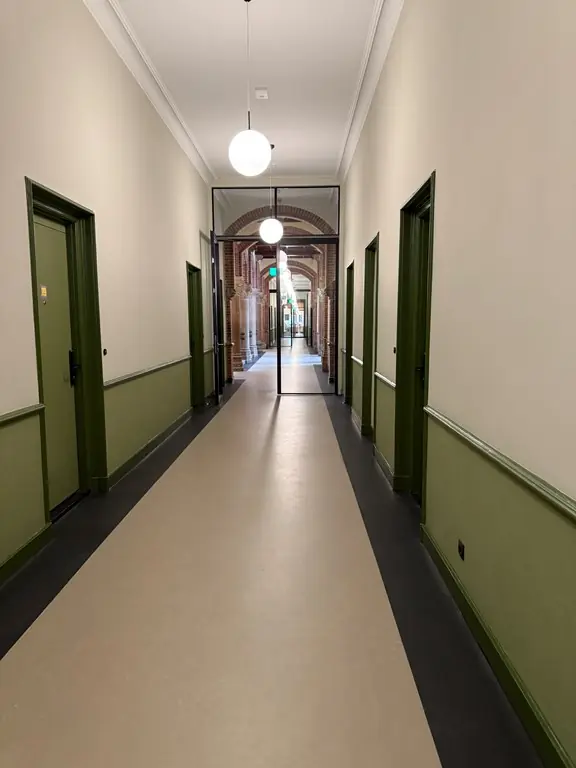 Image 11 of 18
