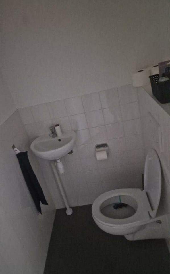 Image 3 of 4