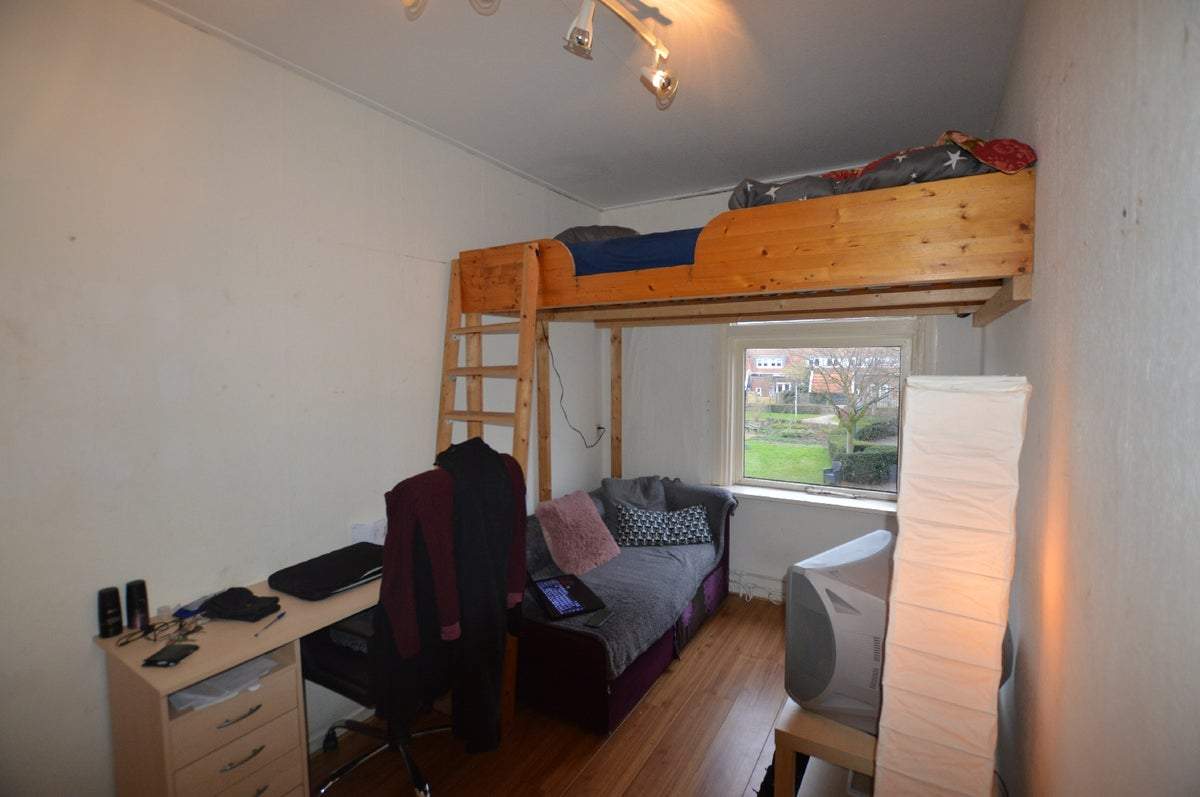 Image 2 of 3