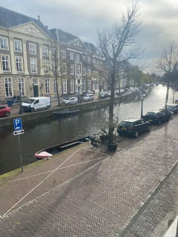Unfurnished Room Rapenburg, Leiden - For Rent
