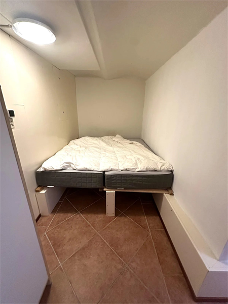 Image 11 of 24