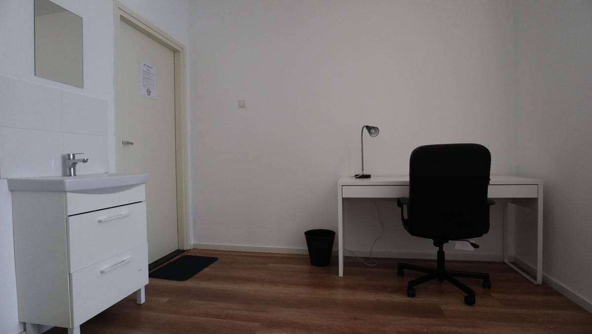 Image 3 of 5