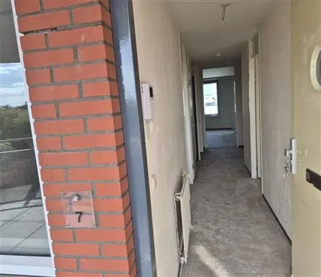 Image 10 of 18