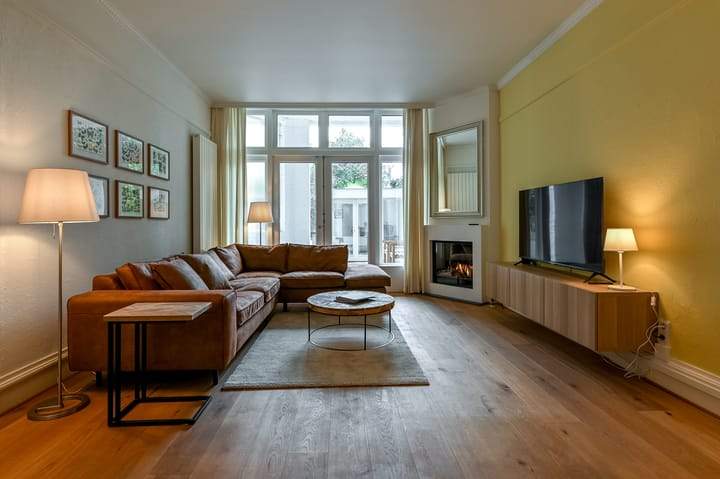 Bild 2 von 34