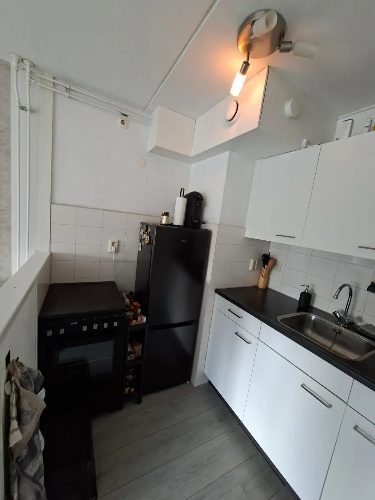 Image 4 of 12