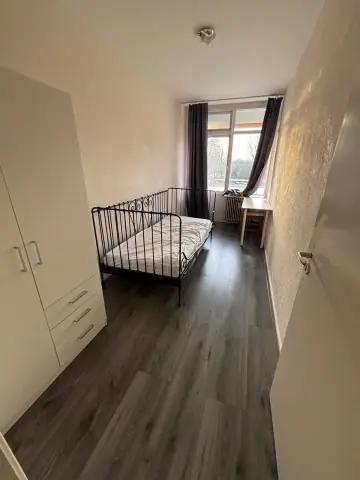 Habitación amueblada en Van der Helmstraat, Róterdam