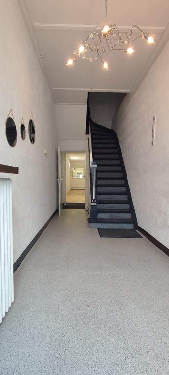 Image 2 of 29