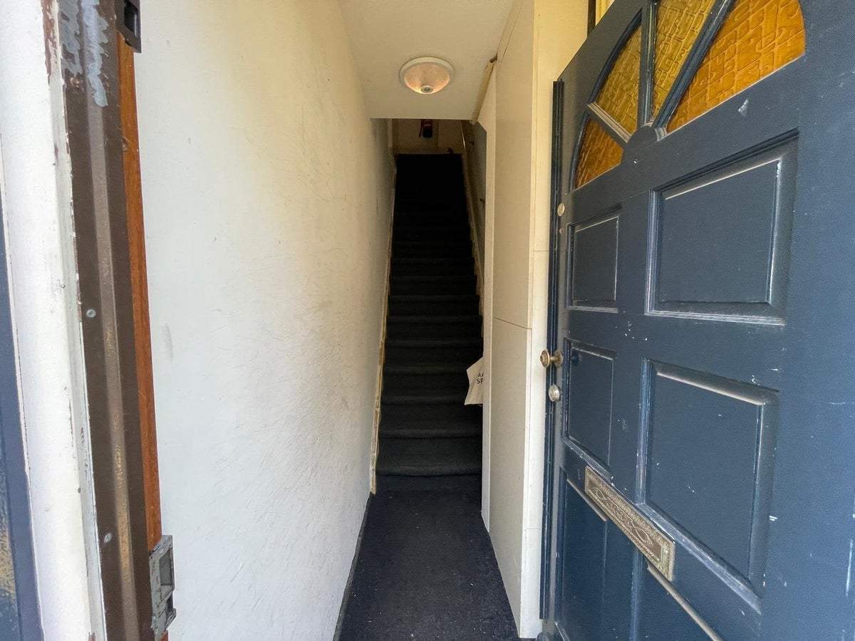 Image 2 of 19