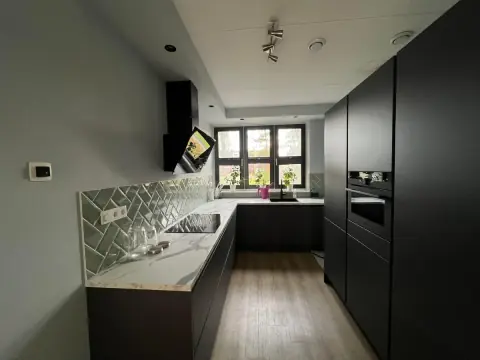 Hoekwoning Strijpesingel, Rotterdam Kleinpolder - Te Huur