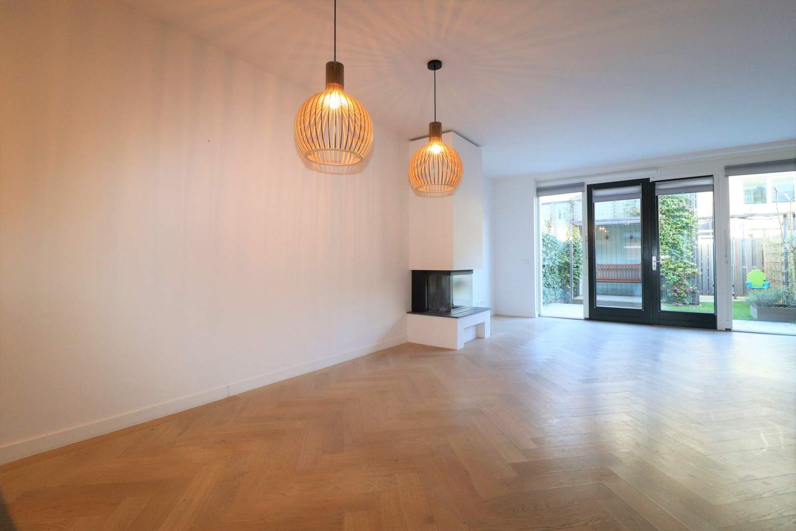 Bild 1 von 15