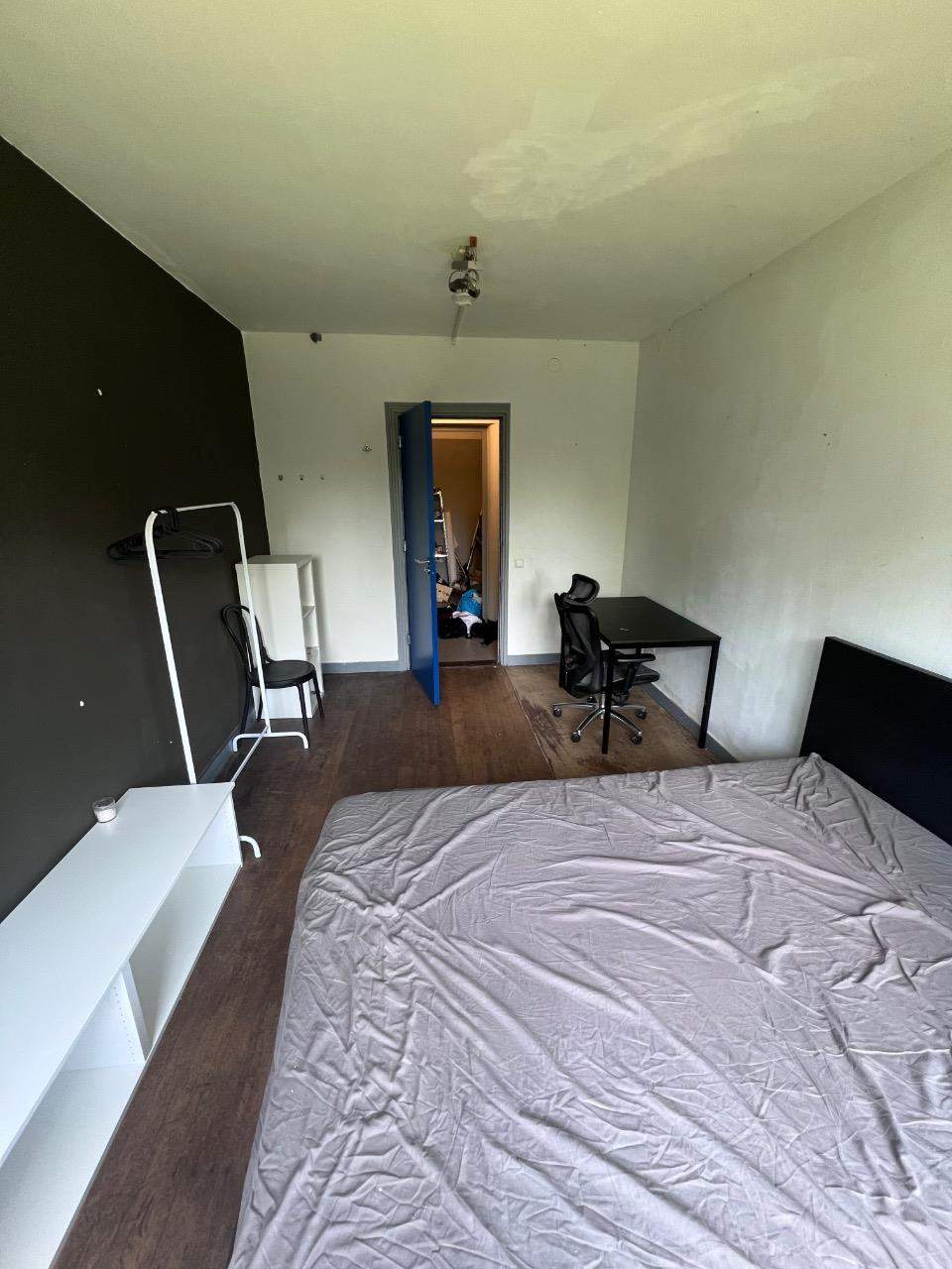 Image 1 sur 4