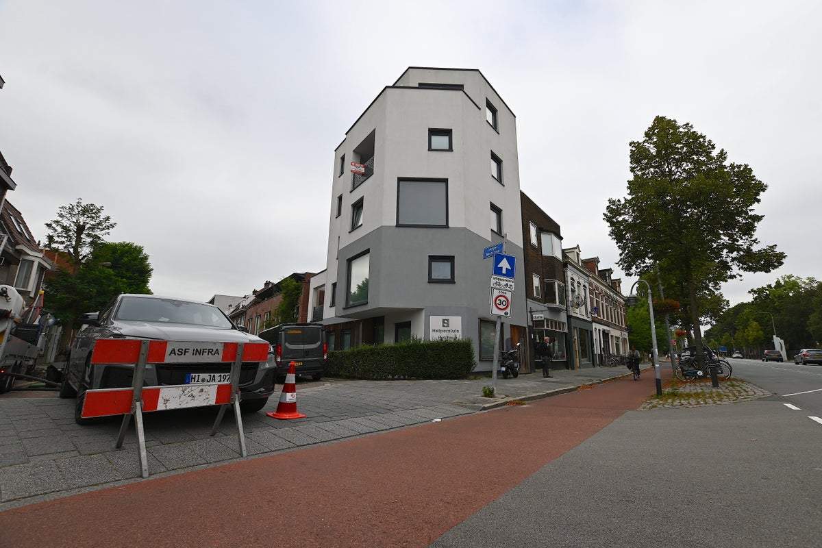 Bild 1 von 15