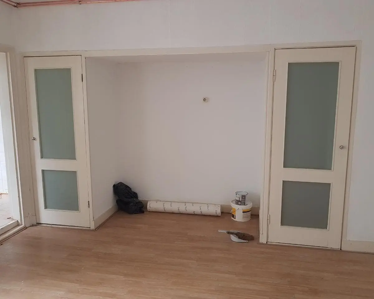 Image 4 of 7