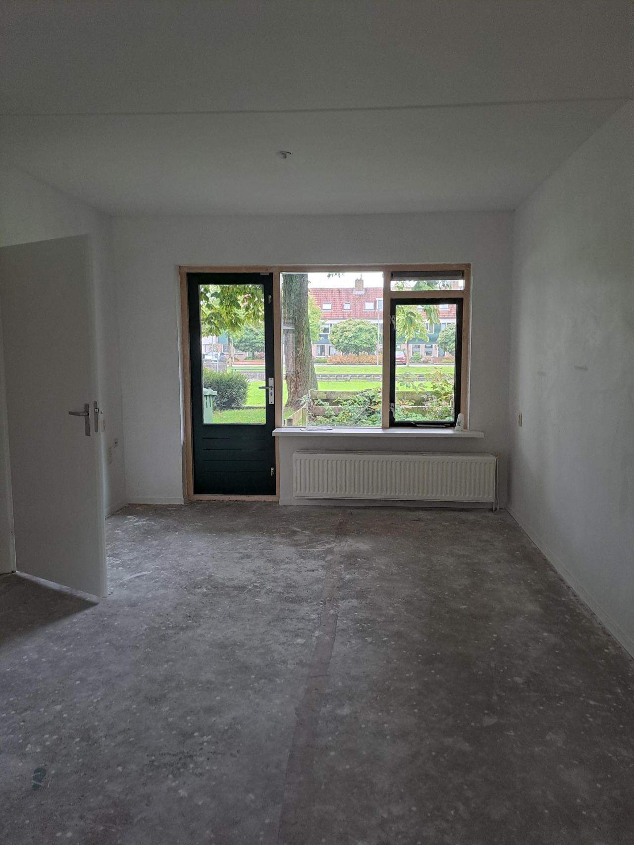 Image 4 of 9