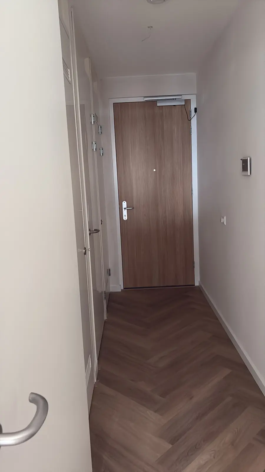 Image 2 of 6