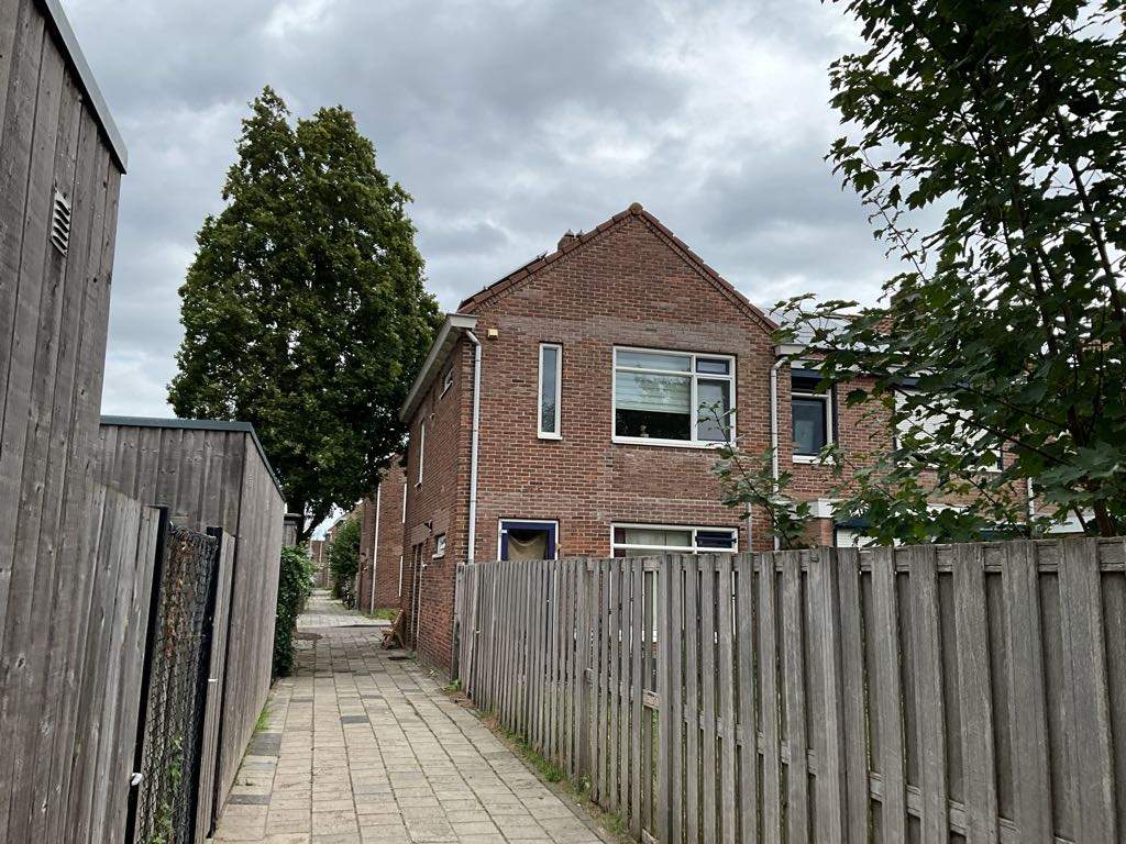 Afbeelding 2 van 2
