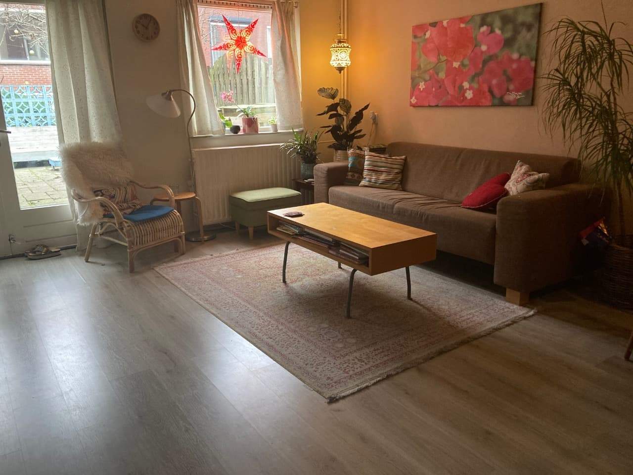 Image 2 of 7