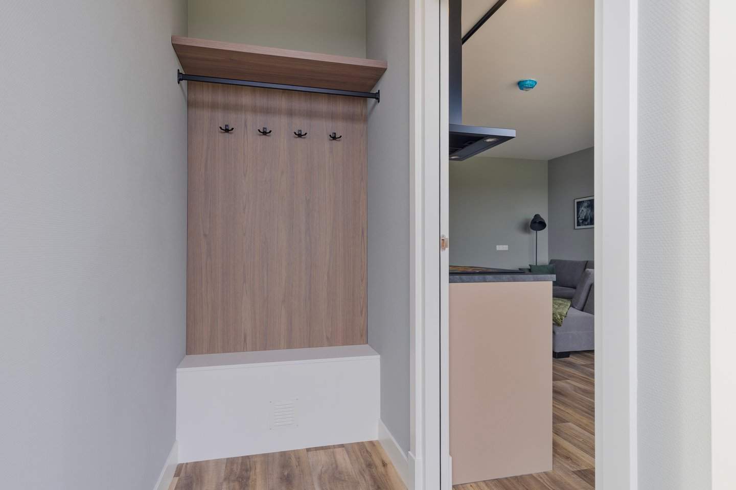 Image 4 of 12